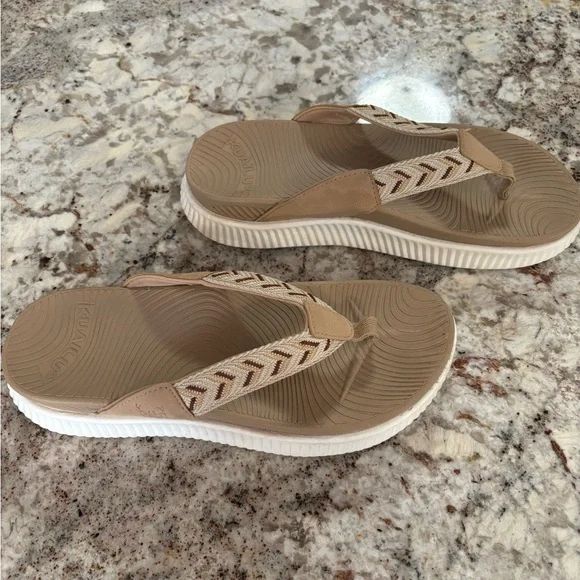 Stylish Beige and Brown Chevron Sandals - Picture 2 of 6